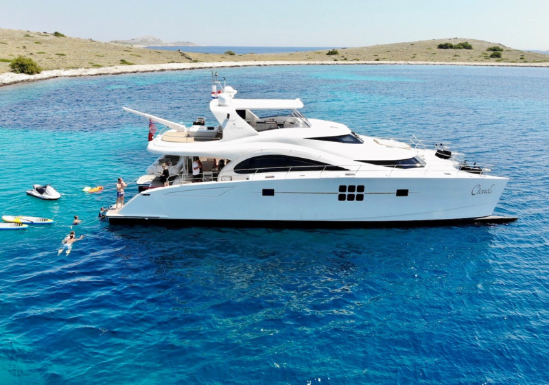 70 POWER  2013 SUNREEF YACHTS