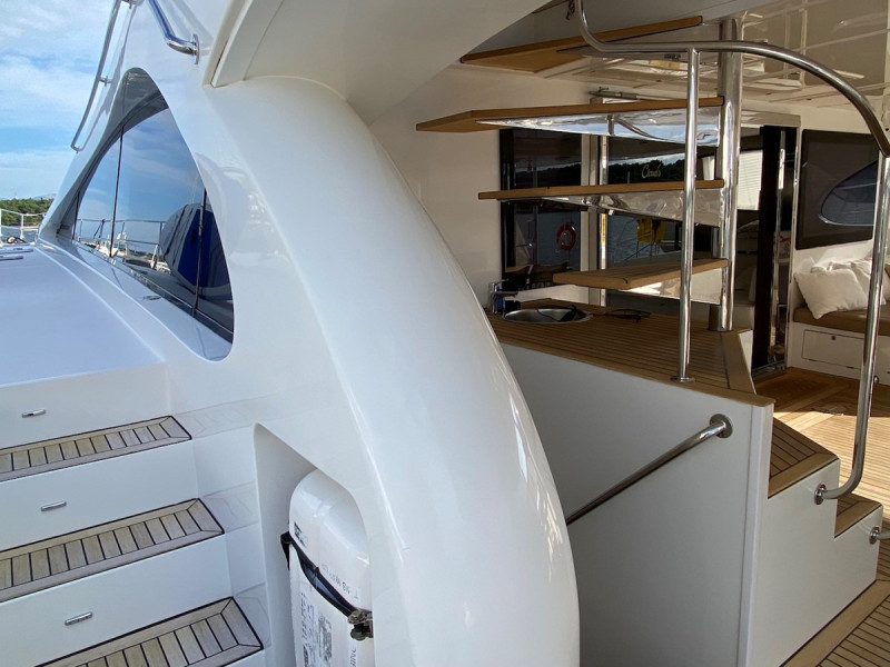 70 POWER  2013 SUNREEF YACHTS