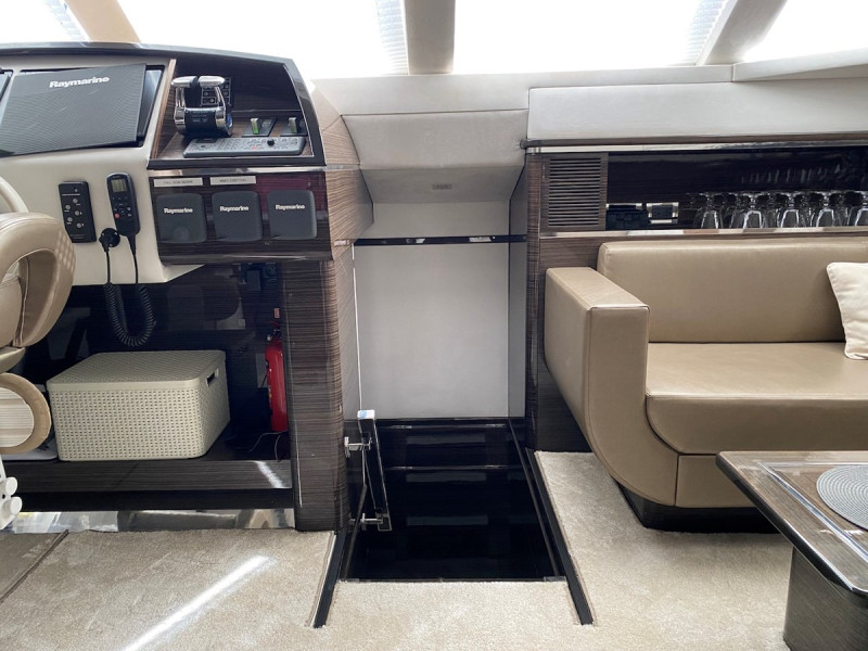 70 POWER  2013 SUNREEF YACHTS