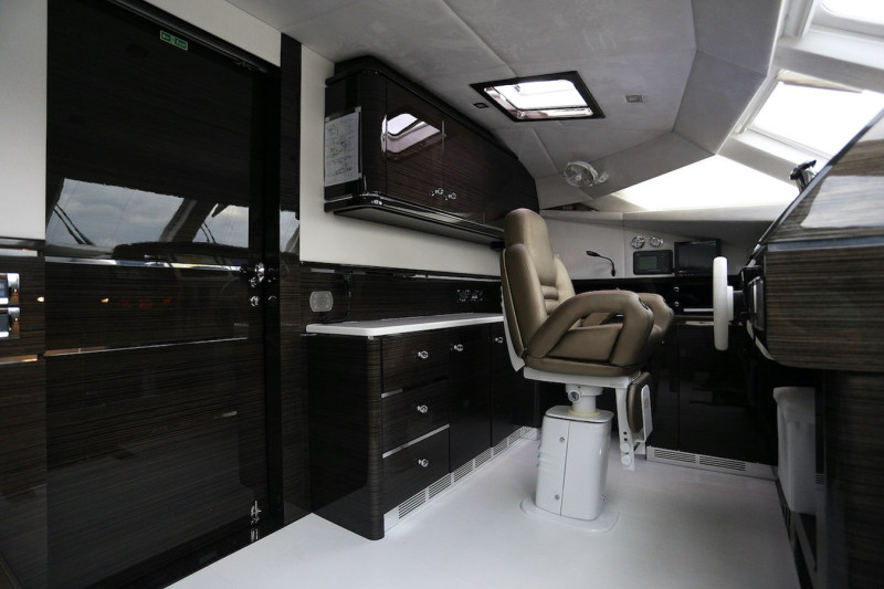 70 POWER  2013 SUNREEF YACHTS