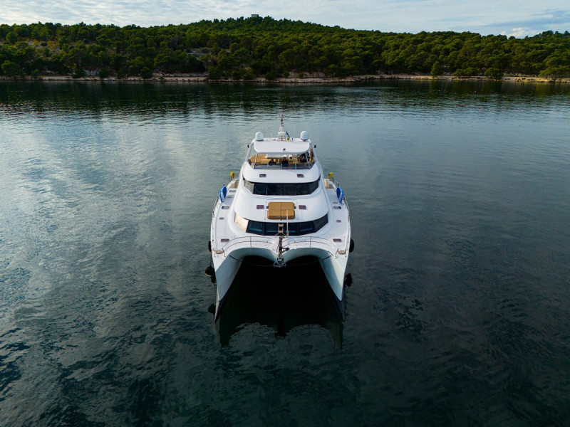 70 POWER  2013 SUNREEF YACHTS