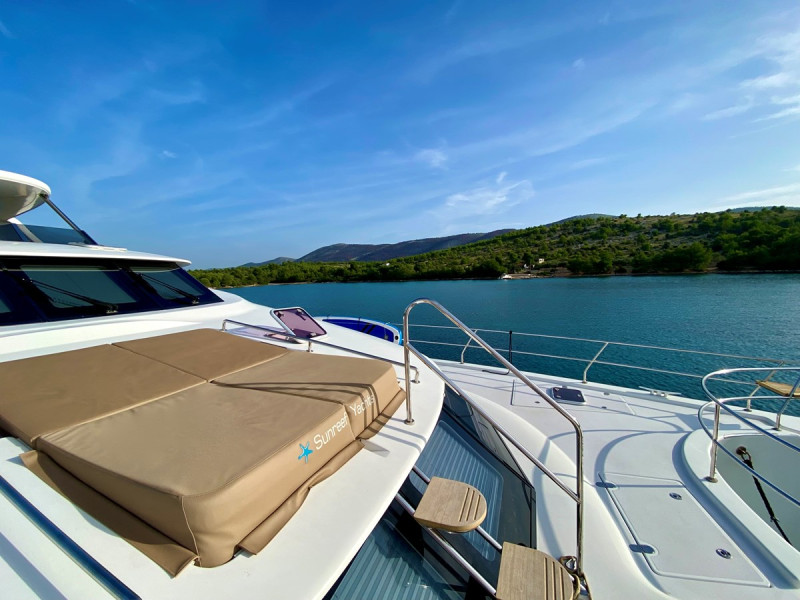 70 POWER  2013 SUNREEF YACHTS