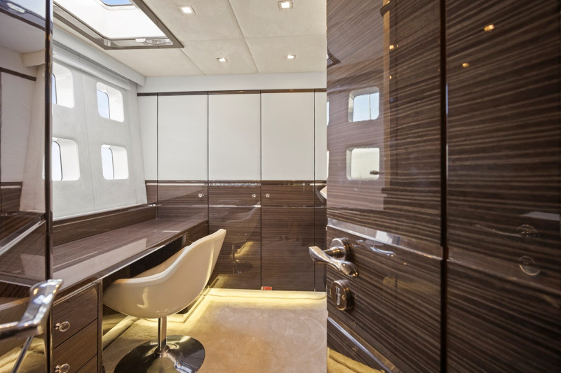 70 POWER  2013 SUNREEF YACHTS
