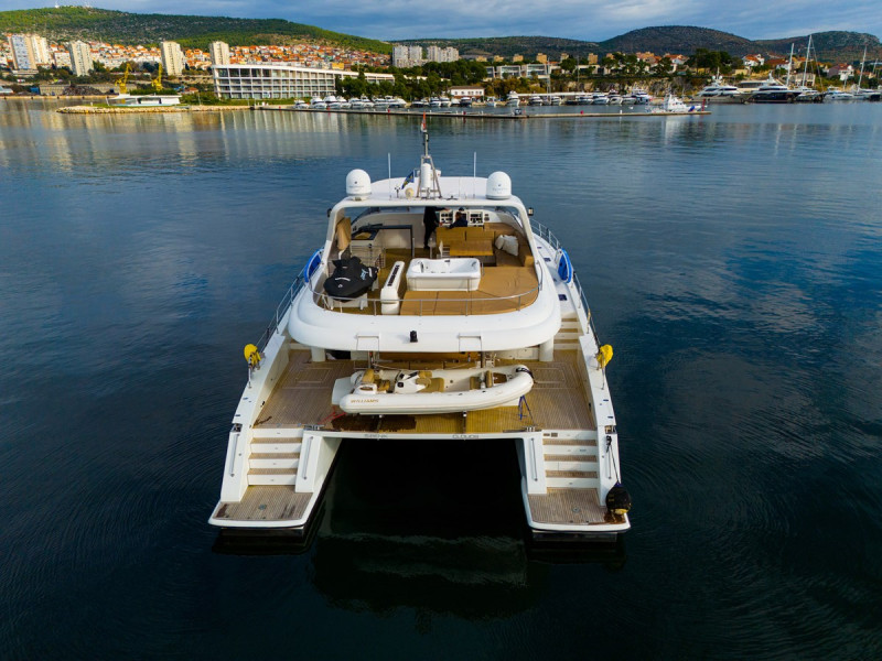 70 POWER  2013 SUNREEF YACHTS