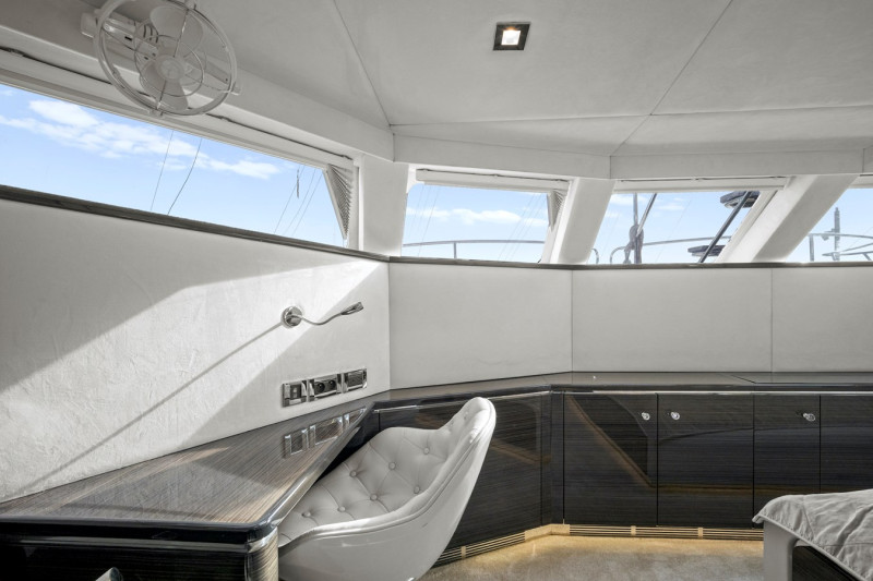 70 POWER  2013 SUNREEF YACHTS