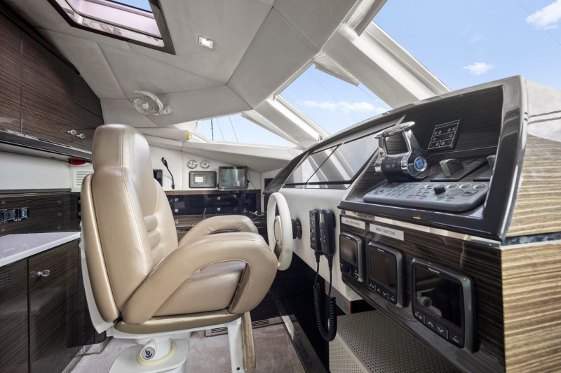 70 POWER  2013 SUNREEF YACHTS