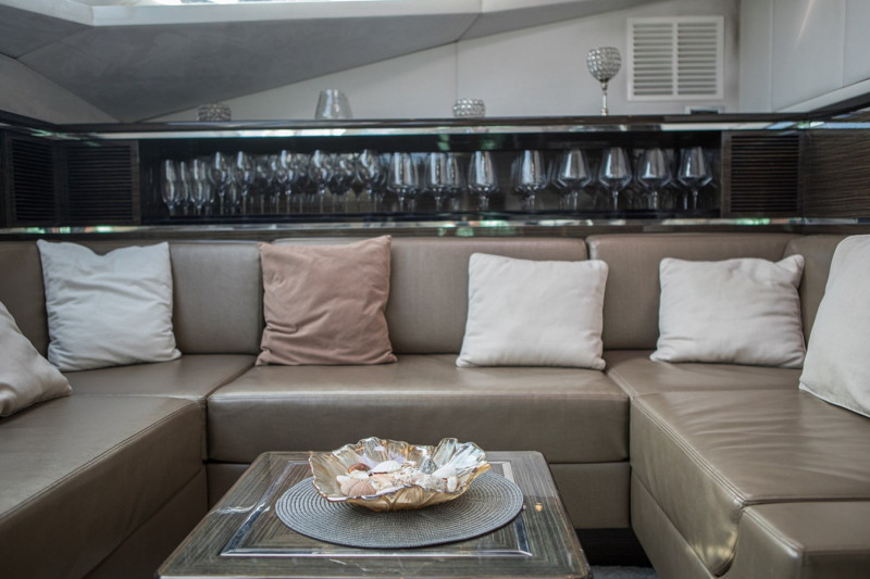 70 POWER  2013 SUNREEF YACHTS