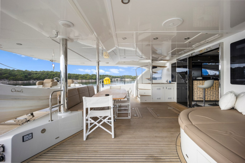 70 POWER  2013 SUNREEF YACHTS