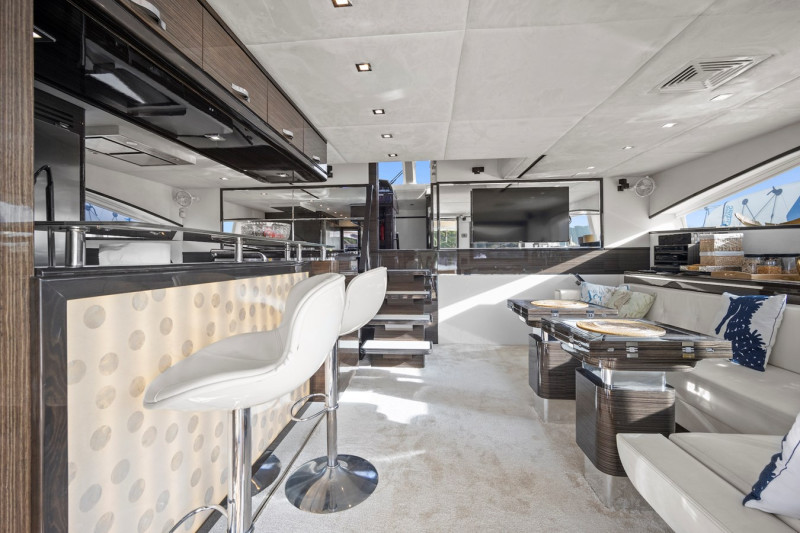 70 POWER  2013 SUNREEF YACHTS
