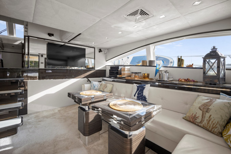 70 POWER  2013 SUNREEF YACHTS