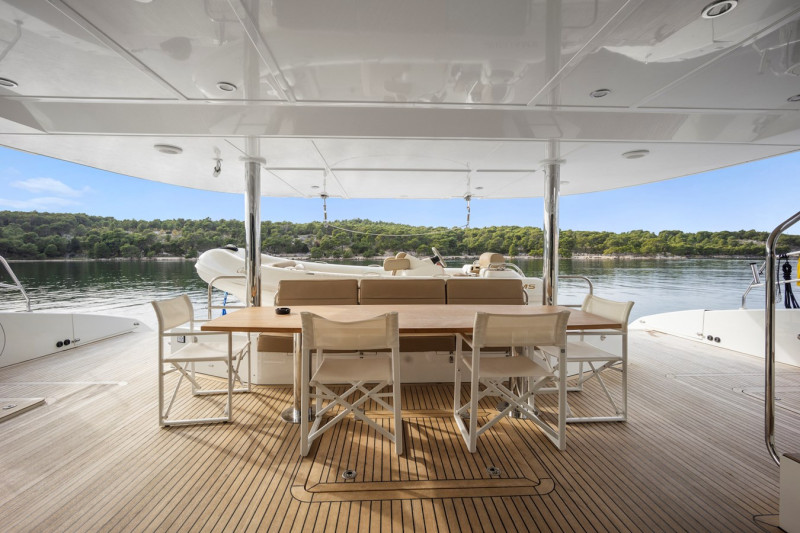 70 POWER  2013 SUNREEF YACHTS