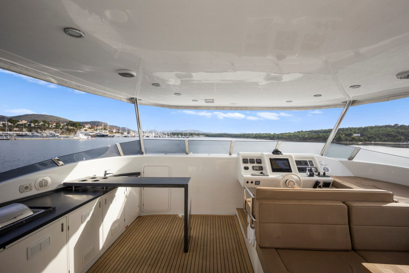 70 POWER  2013 SUNREEF YACHTS