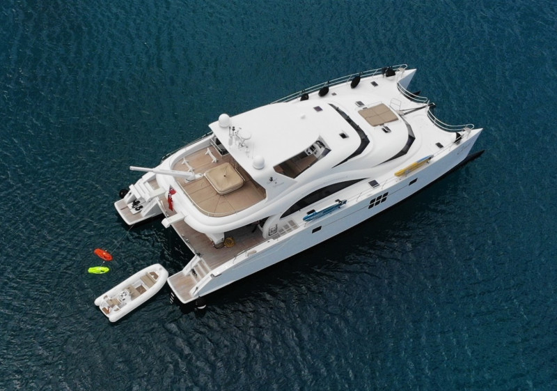 70 POWER  2013 SUNREEF YACHTS