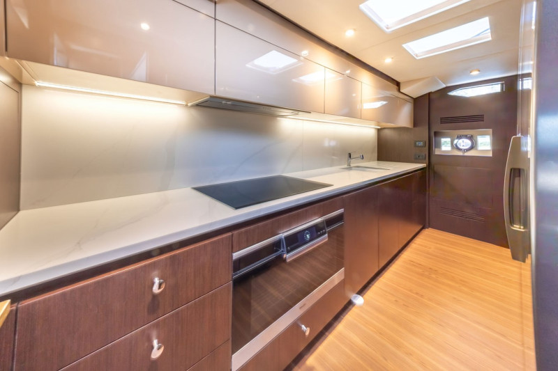 CAYMAN YACHTS F920 2018 SANLORENZO YACHTS