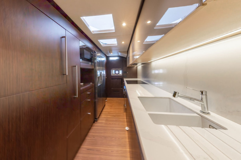 CAYMAN YACHTS F920 2018 SANLORENZO YACHTS