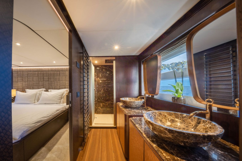 CAYMAN YACHTS F920 2018 SANLORENZO YACHTS