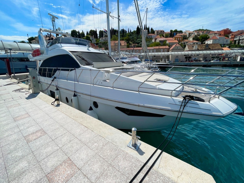 66 FLY 2018 AZIMUT YACHTS
