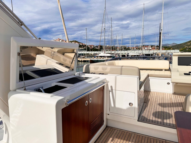 66 FLY 2018 AZIMUT YACHTS