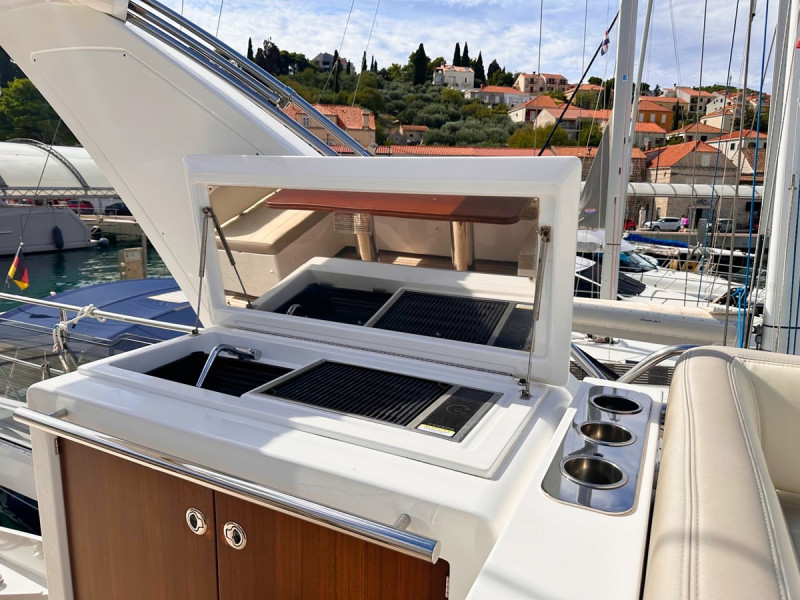 66 FLY 2018 AZIMUT YACHTS