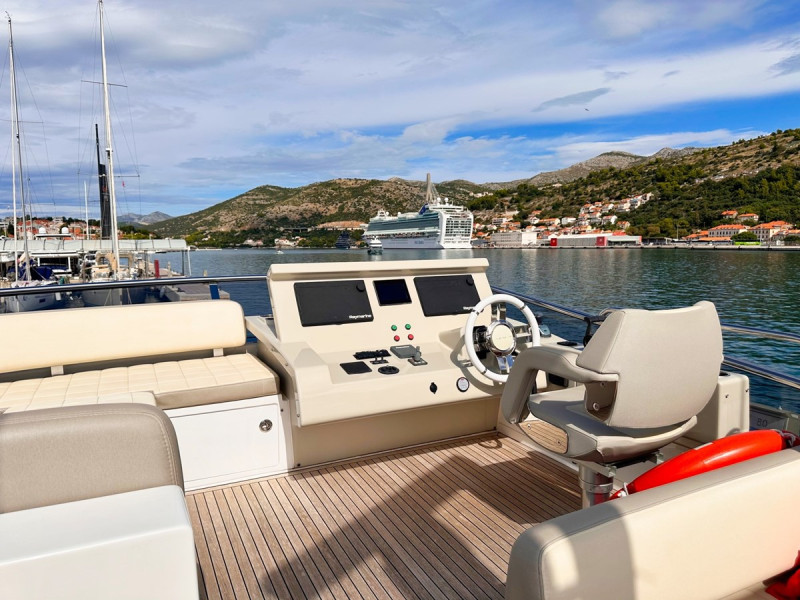 66 FLY 2018 AZIMUT YACHTS