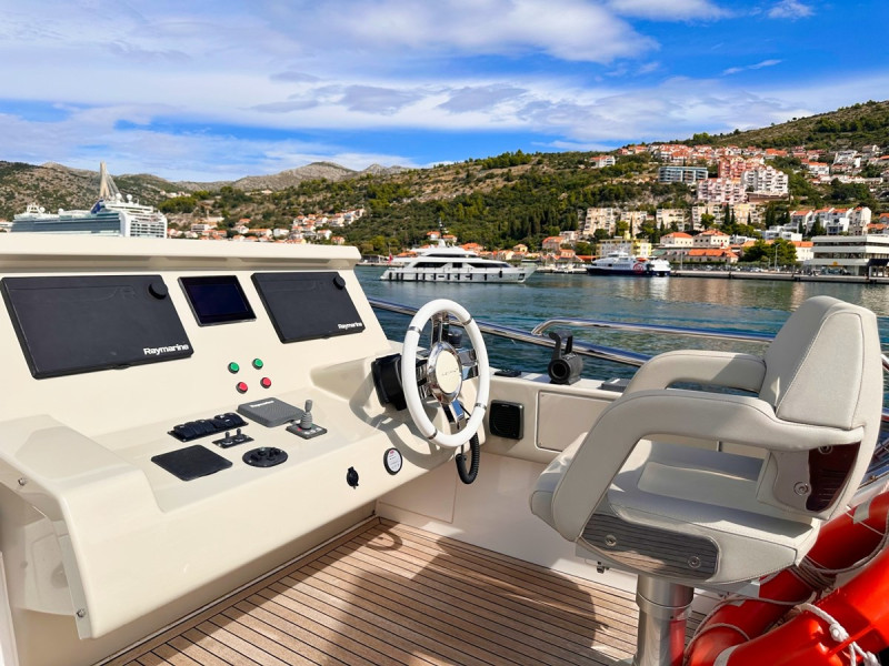 66 FLY 2018 AZIMUT YACHTS