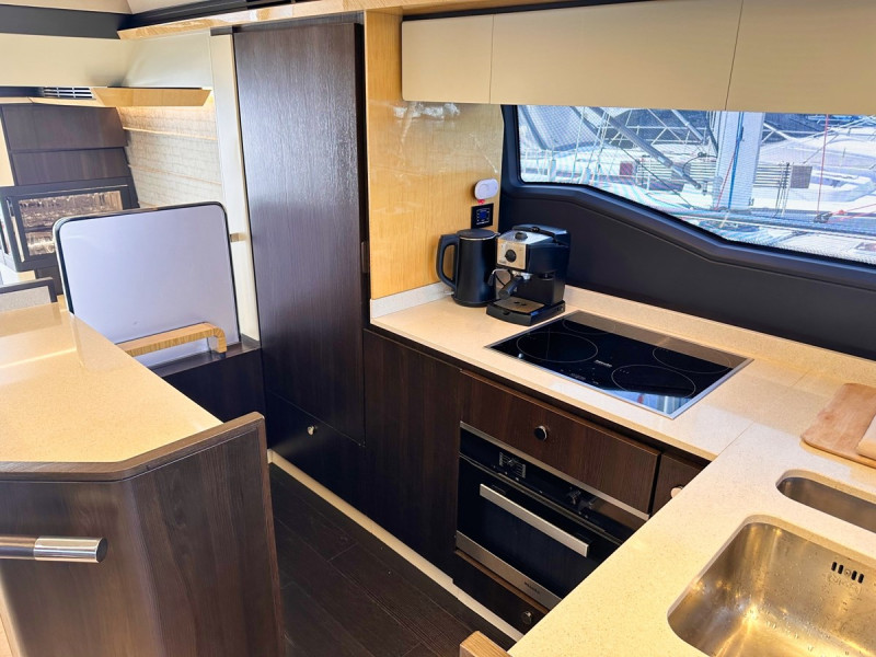 66 FLY 2018 AZIMUT YACHTS