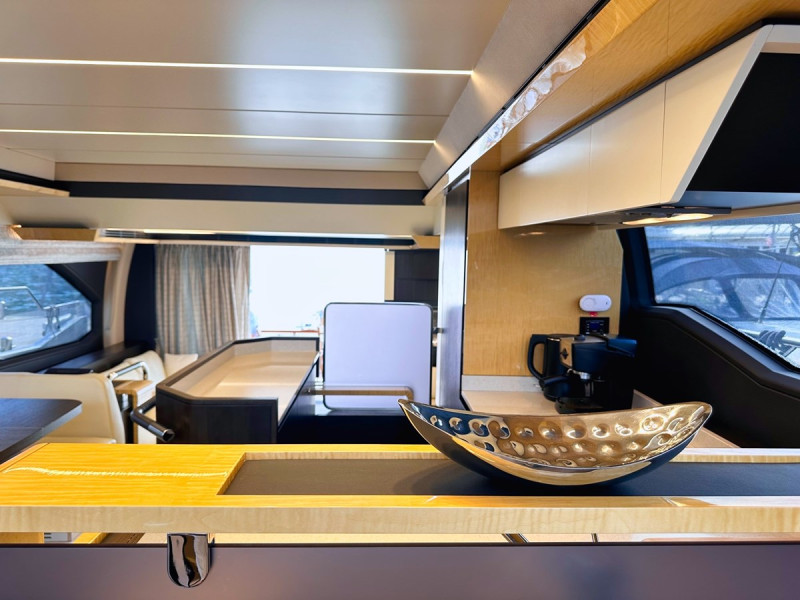 66 FLY 2018 AZIMUT YACHTS