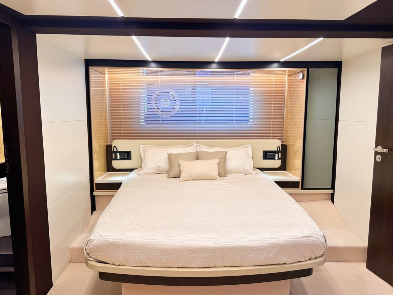 66 FLY 2018 AZIMUT YACHTS