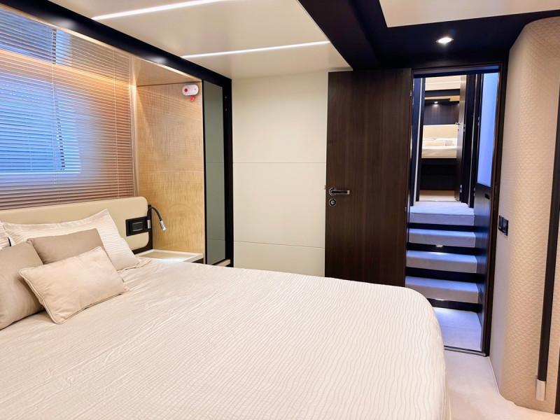 66 FLY 2018 AZIMUT YACHTS