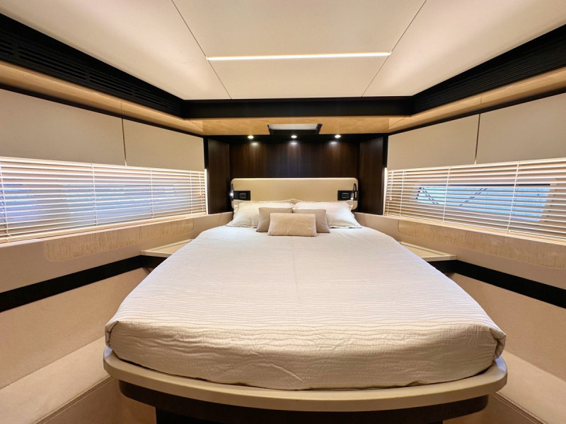 66 FLY 2018 AZIMUT YACHTS