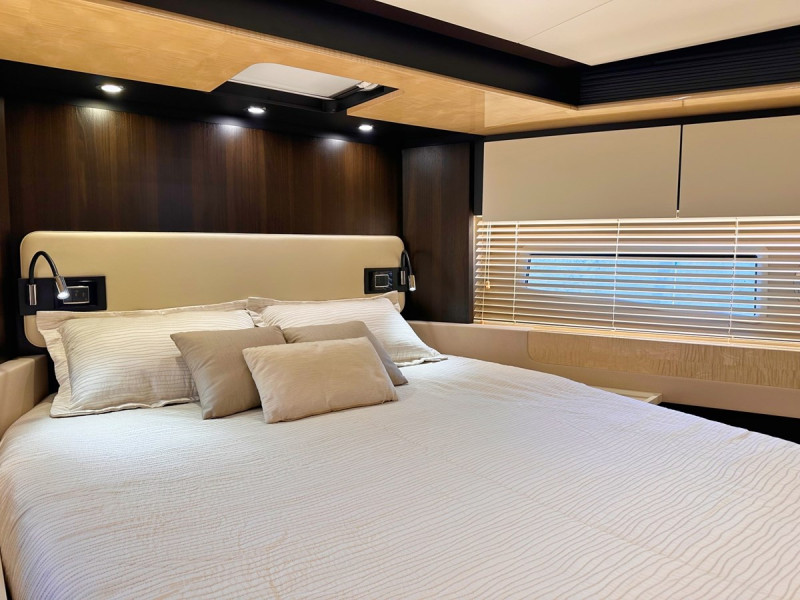 66 FLY 2018 AZIMUT YACHTS