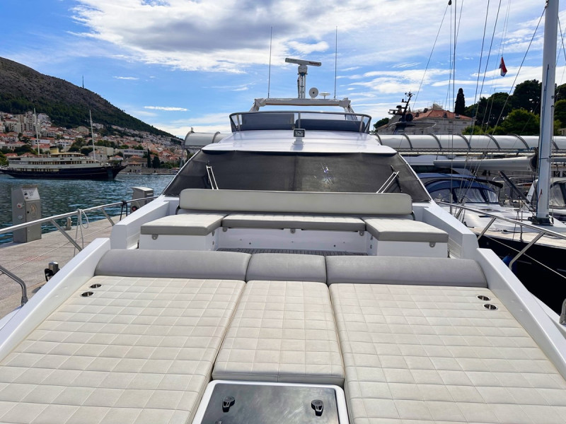 66 FLY 2018 AZIMUT YACHTS