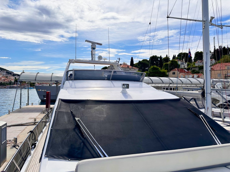 66 FLY 2018 AZIMUT YACHTS