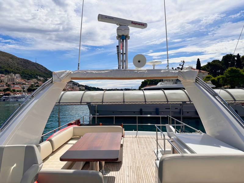66 FLY 2018 AZIMUT YACHTS