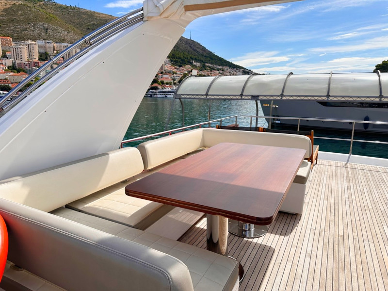 66 FLY 2018 AZIMUT YACHTS