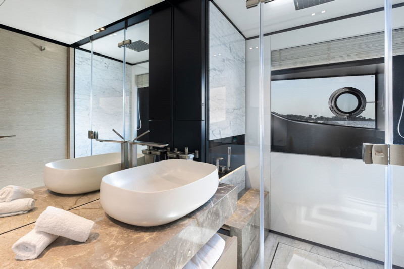 NAVETTA 33 2022 CUSTOM LINE