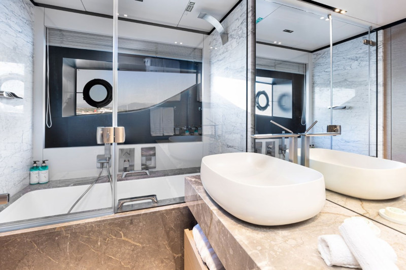 NAVETTA 33 2022 CUSTOM LINE