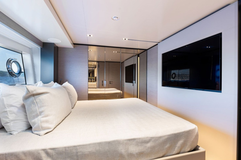 NAVETTA 33 2022 CUSTOM LINE