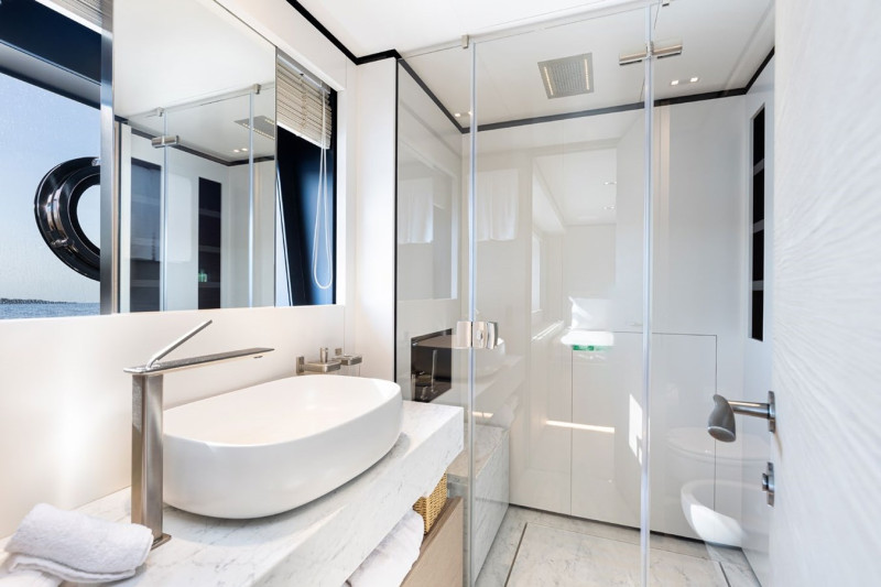 NAVETTA 33 2022 CUSTOM LINE