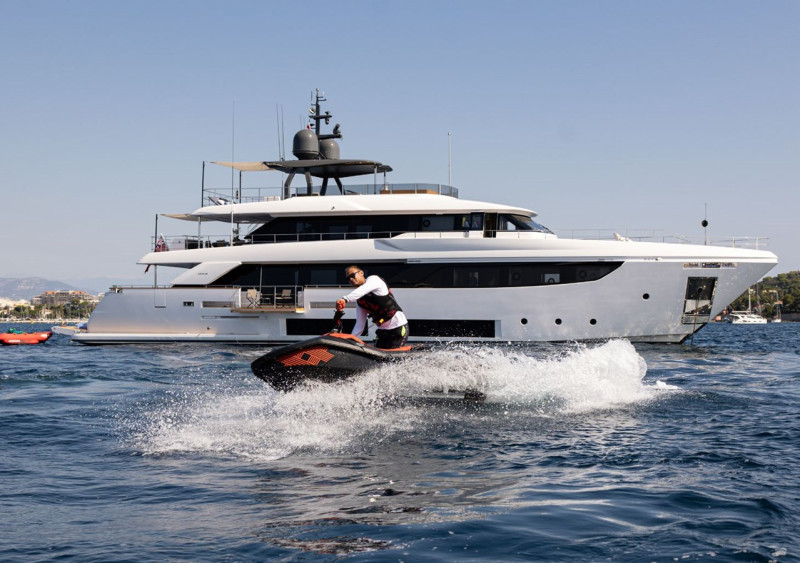 NAVETTA 33 2022 CUSTOM LINE