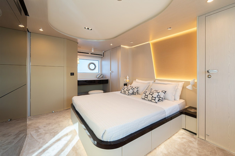 78 FLYBRIDGE 2021 AZIMUT YACHTS