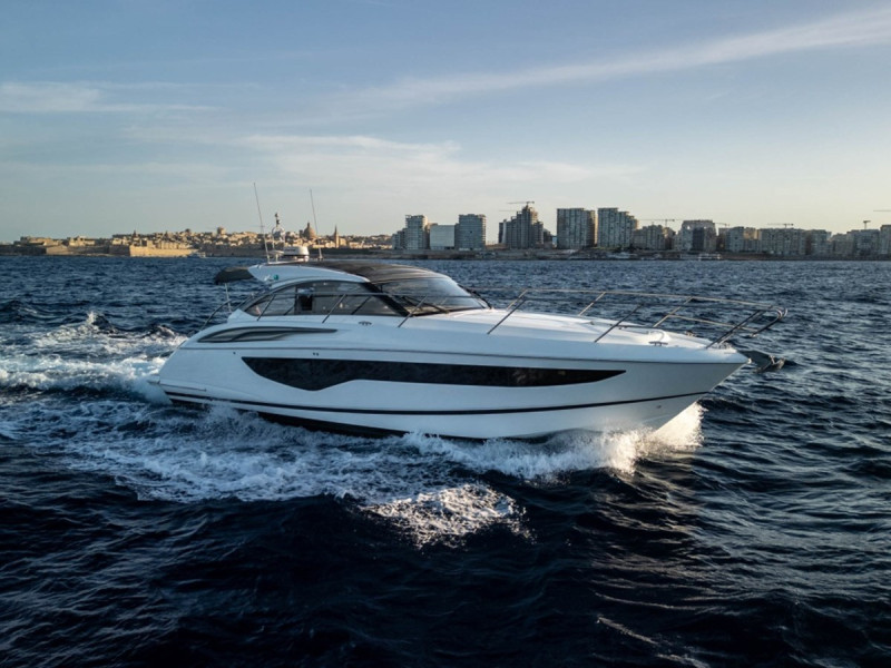 V40 2021 PRINCESS YACHTS