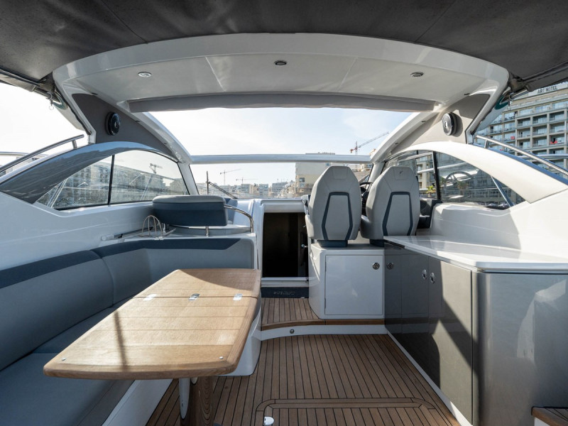 V40 2021 PRINCESS YACHTS