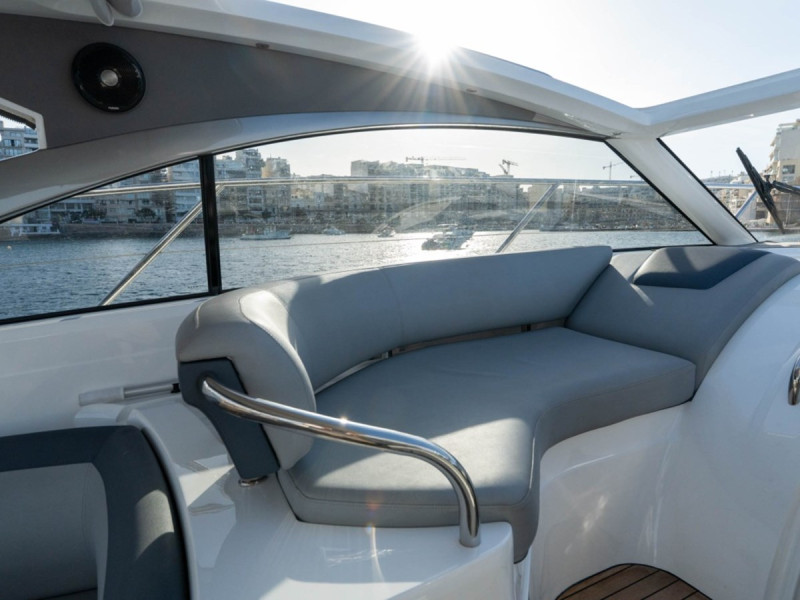 V40 2021 PRINCESS YACHTS