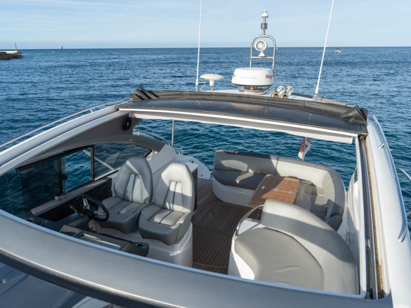 V40 2021 PRINCESS YACHTS