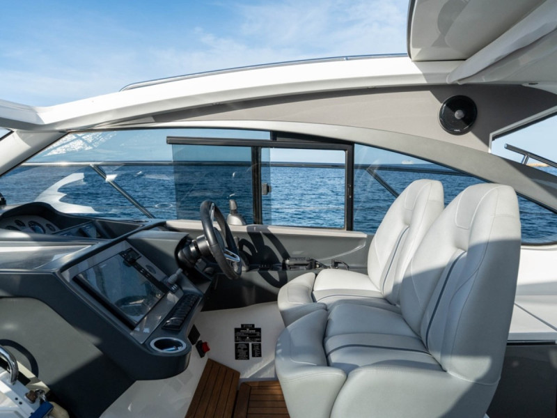 V40 2021 PRINCESS YACHTS