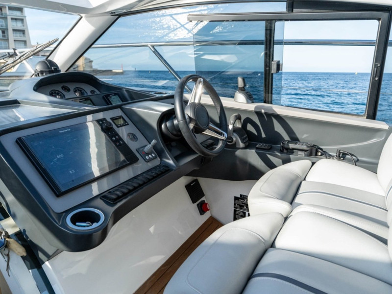 V40 2021 PRINCESS YACHTS