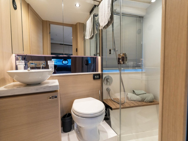 V40 2021 PRINCESS YACHTS