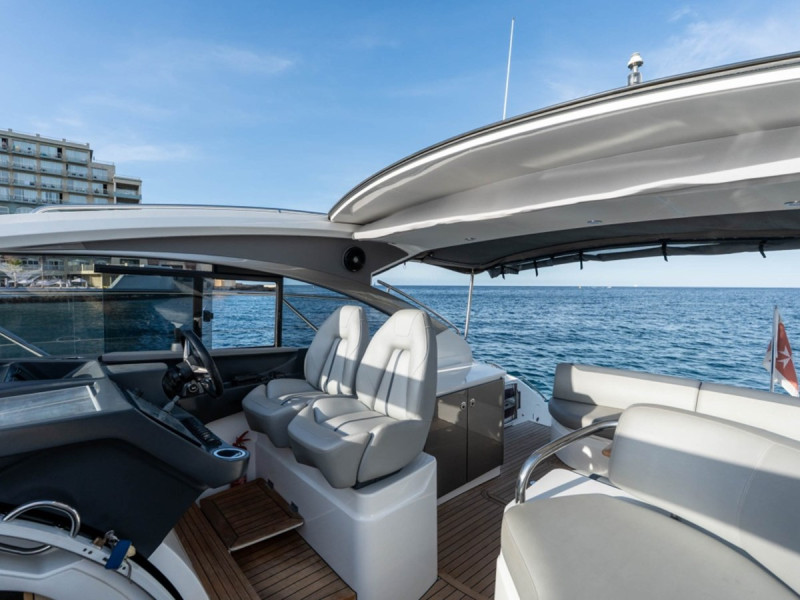 V40 2021 PRINCESS YACHTS