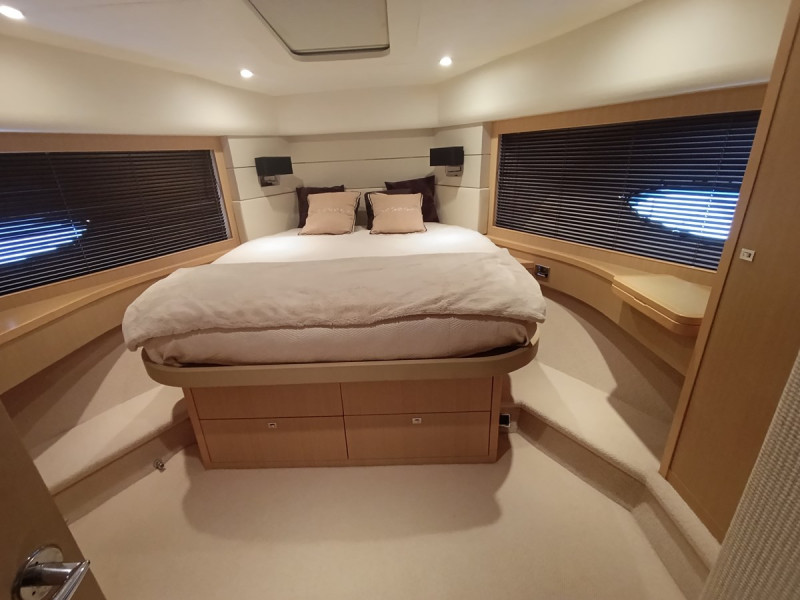 V78 2011 PRINCESS YACHTS